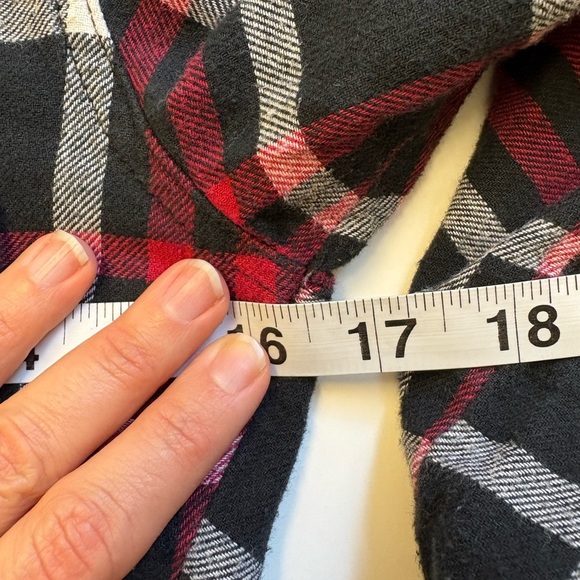 Hooded Flannel long sleeve button up red flannel grey hood size Small - Picture 6 of 8